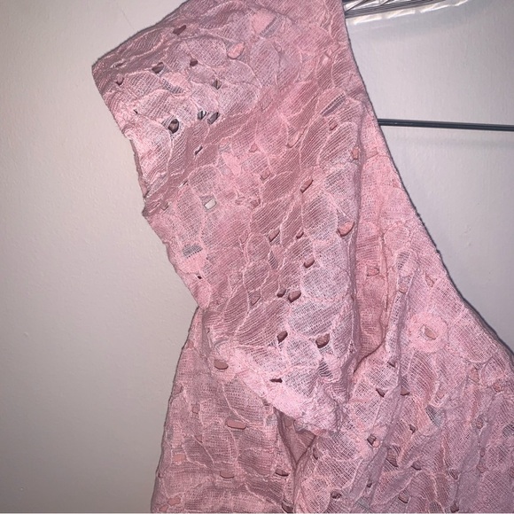 J.O.A. Pink Floral Eyelet Lace One Shoulder Peplum Top L - Picture 9 of 9